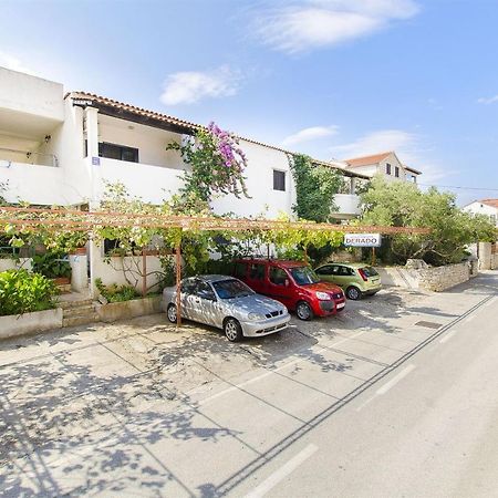 סופטאר Apartments Derado מראה חיצוני תמונה