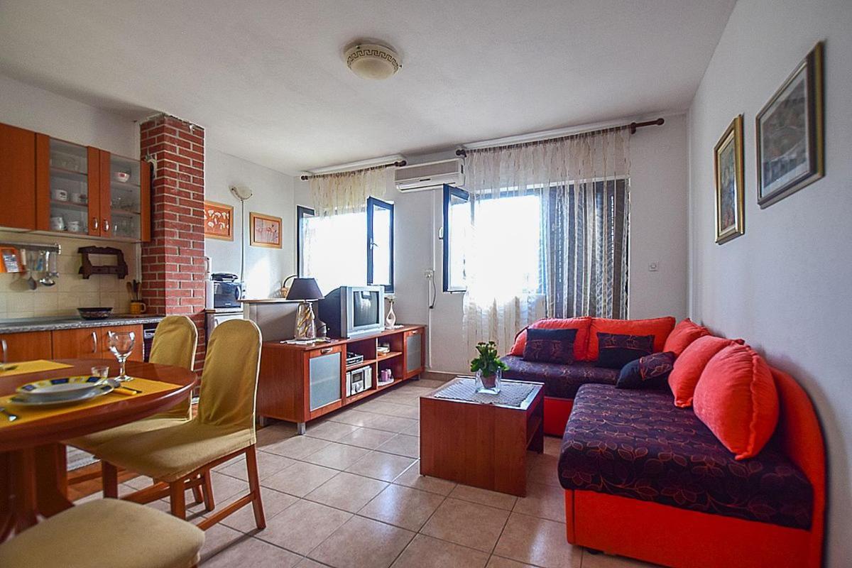 סופטאר Apartments Derado מראה חיצוני תמונה