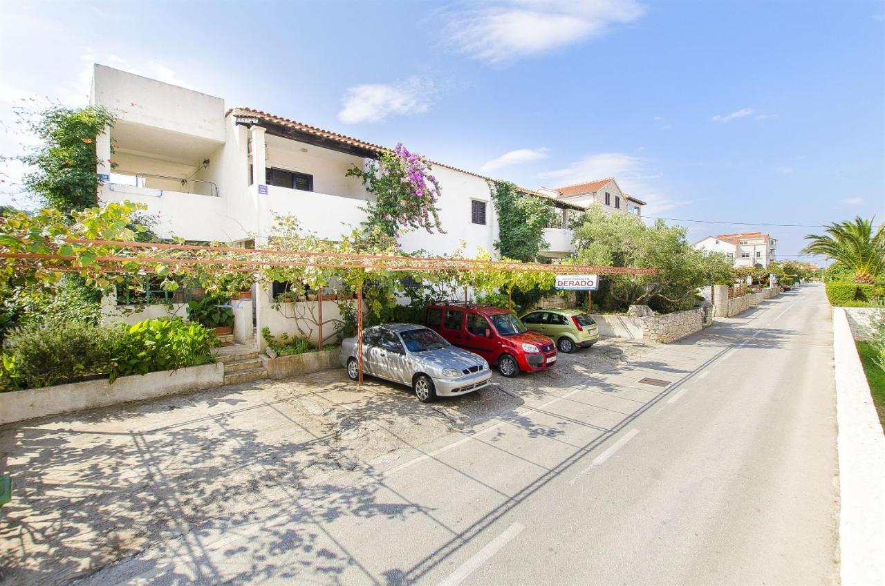 סופטאר Apartments Derado מראה חיצוני תמונה